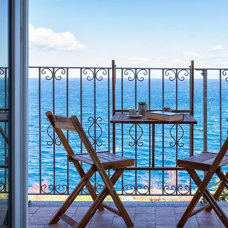 Cielo E Mare: Charming Seaside Retreat In Old Village Heart Apartment Castelsardo