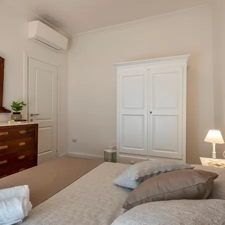 Cielo E Mare: Charming Seaside Retreat In Old Village Heart Castelsardo