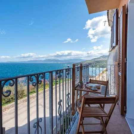 “cielo E Mare”, Casetta Nel Cuore Del Borgo Antico / “sky & Sea”, Charming In The Heart Of Old Village
