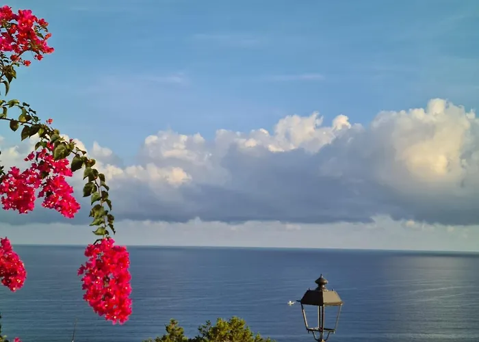 “cielo E Mare”, Casetta Nel Cuore Del Borgo Antico / “sky & Sea”, Charming In The Heart Of Old Village