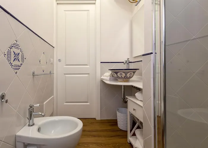 “cielo E Mare”, Casetta Nel Cuore Del Borgo Antico / “sky & Sea”, Charming In The Heart Of Old Village *
