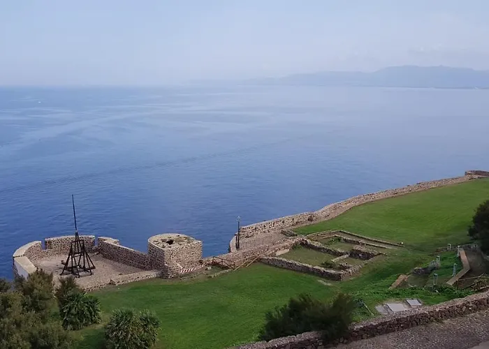 “cielo E Mare”, Casetta Nel Cuore Del Borgo Antico / “sky & Sea”, Charming In The Heart Of Old Village Castelsardo