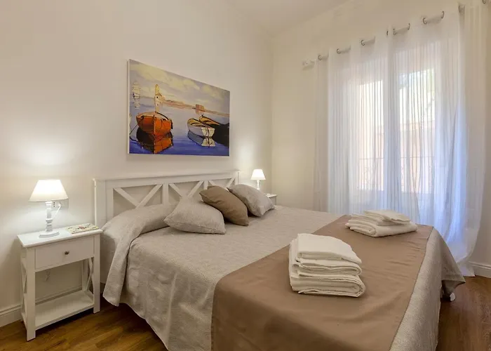 “cielo E Mare”, Casetta Nel Cuore Del Borgo Antico / “sky & Sea”, Charming In The Heart Of Old Village Appartement *