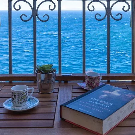 “cielo E Mare”, Casetta Nel Cuore Del Borgo Antico / “sky & Sea”, Charming In The Heart Of Old Village קאסטלסארדו