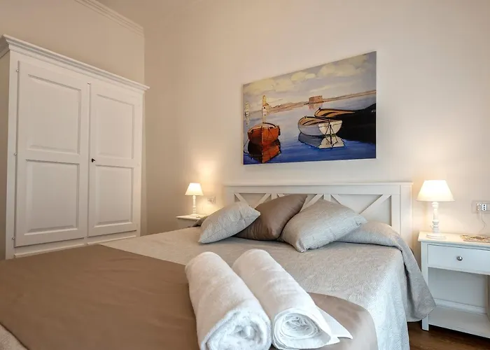Apartamento “cielo E Mare”, Casetta Nel Cuore Del Borgo Antico / “sky & Sea”, Charming In The Heart Of Old Village