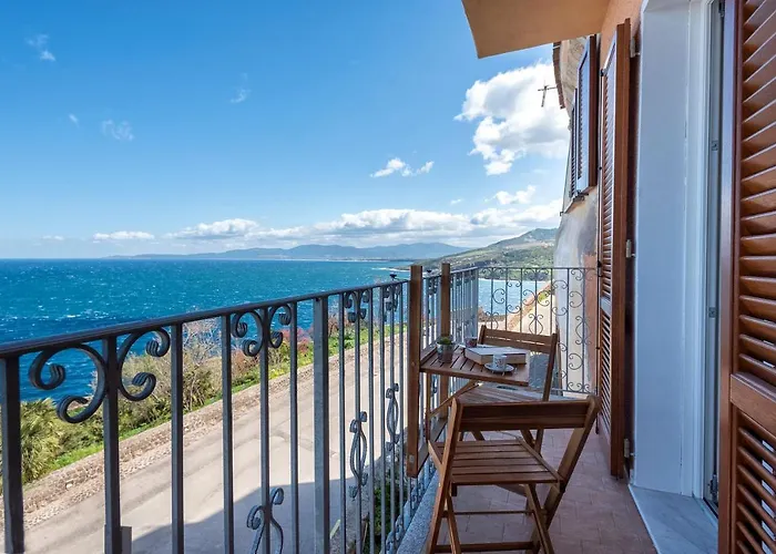 “cielo E Mare”, Casetta Nel Cuore Del Borgo Antico / “sky & Sea”, Charming In The Heart Of Old Village
