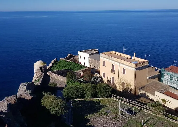 “cielo E Mare”, Casetta Nel Cuore Del Borgo Antico / “sky & Sea”, Charming In The Heart Of Old Village *